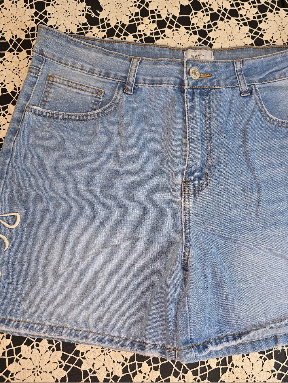 New Max USA Denim Short With Bow Detail On Legs, Womens Size 16, Stretch
